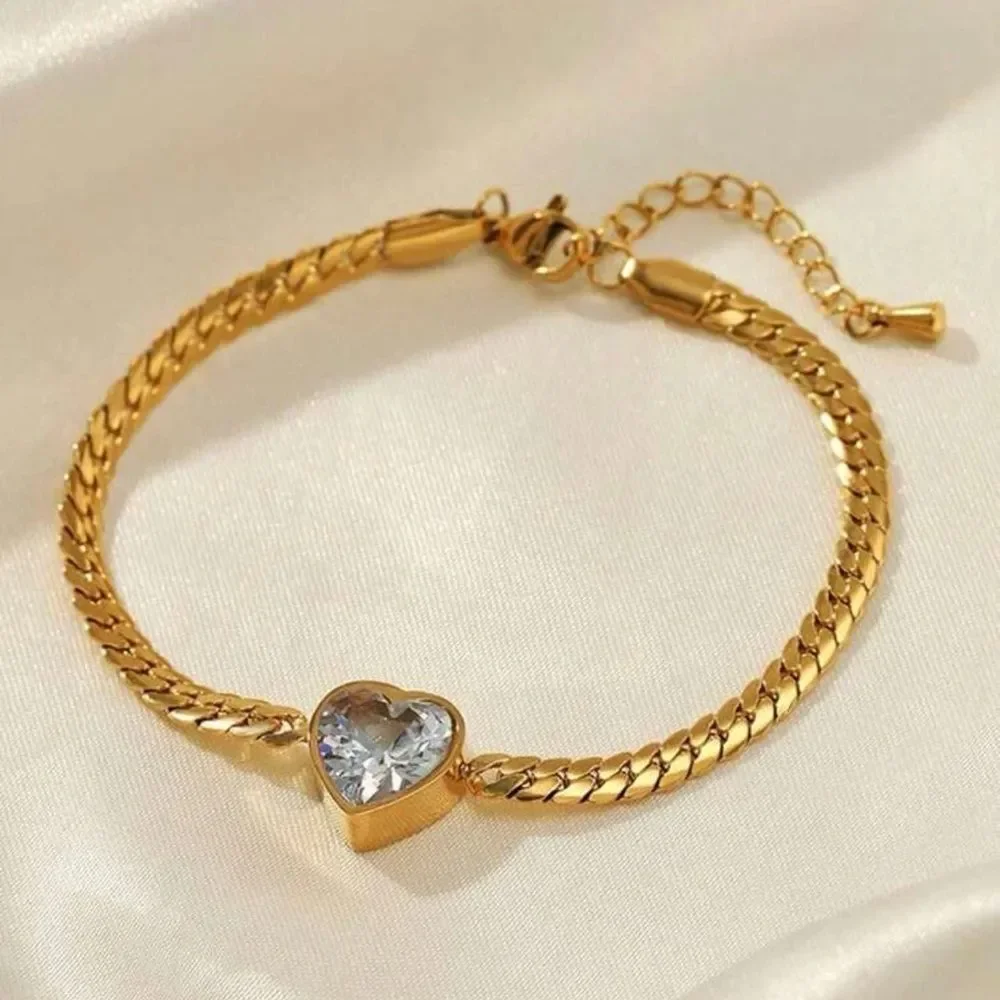 Diamond Heart Bracelet Q820